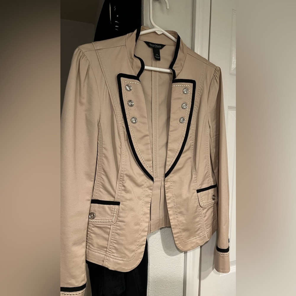 White House, Black market blazer
